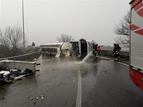 incidente san gimignano oggi|San Gimignano: tir si ribalta e travolge una famiglia. Quattro feriti ...